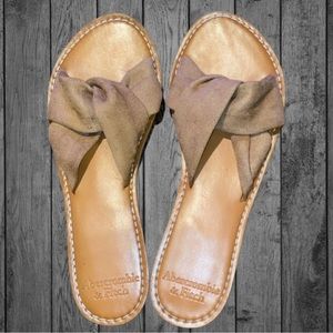 Abercrombie & Fitch Tan Knot Slide Sandals EUC